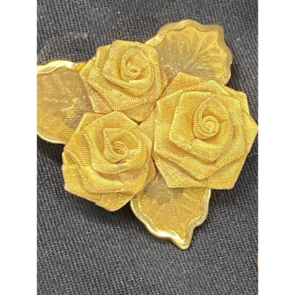 Vintage Gold Tone Mesh Triple Rose Flower Brooch Pin Statement 2.25in Flawed